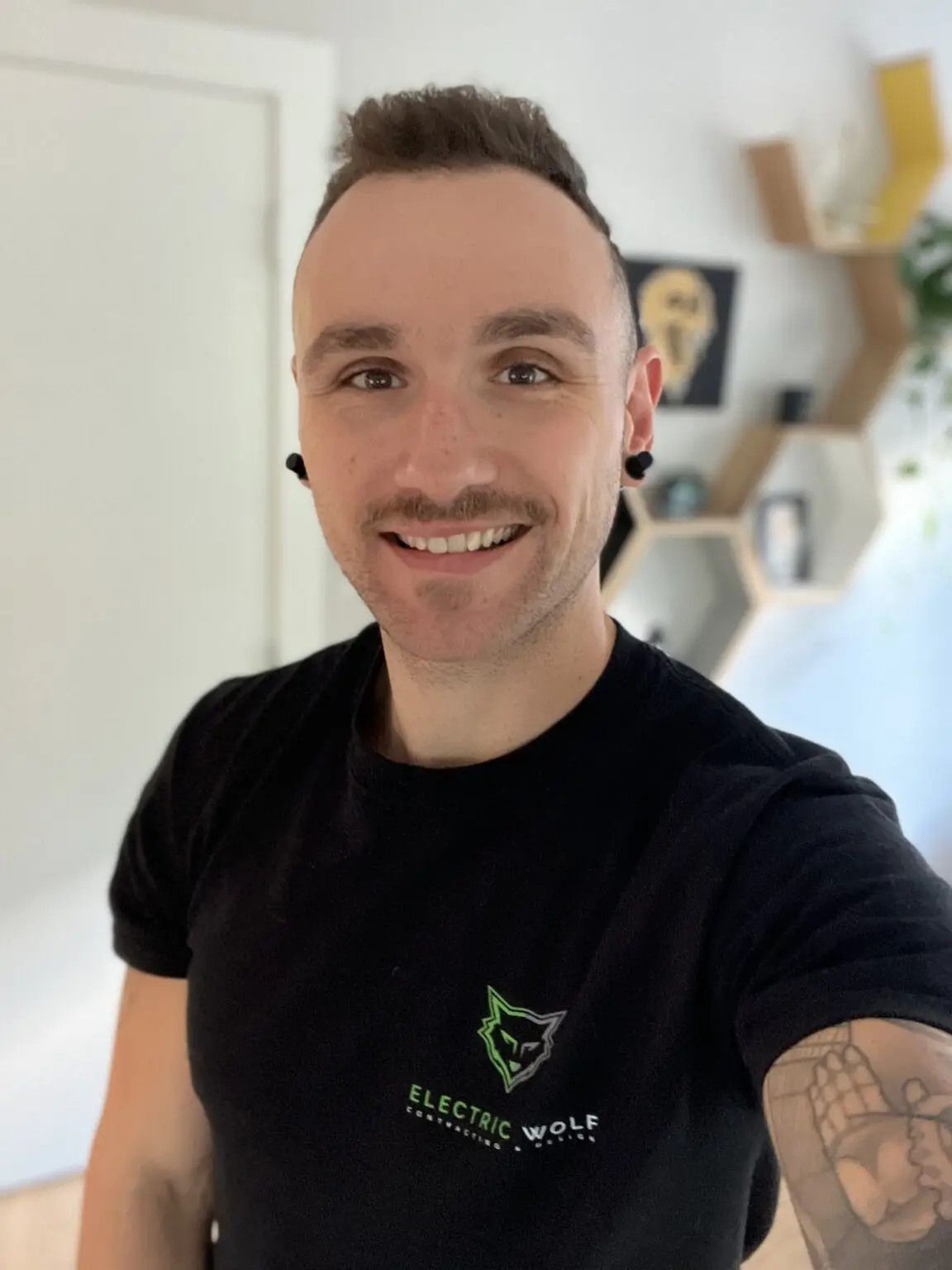 Electric Wolf Contracting & Design photo 7